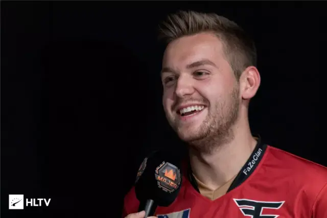 UP官方：遗憾地告别教练 Xiaobai （杨忠赫）。尽管不舍，离别是不可避免的！